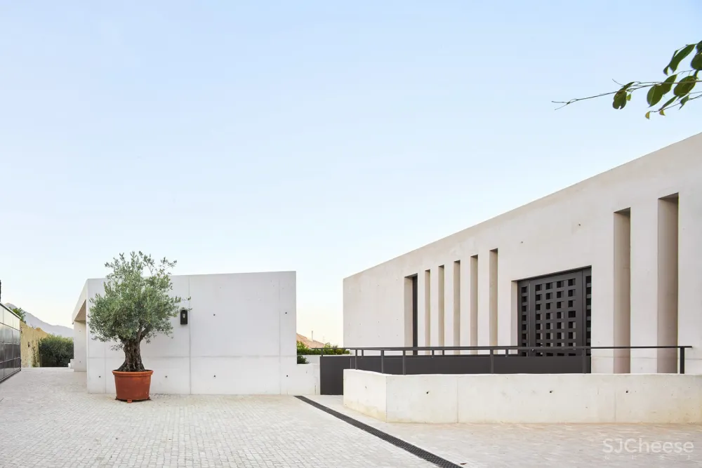 双庭院别墅，西班牙 / Abalos+Sentkiewicz AS+