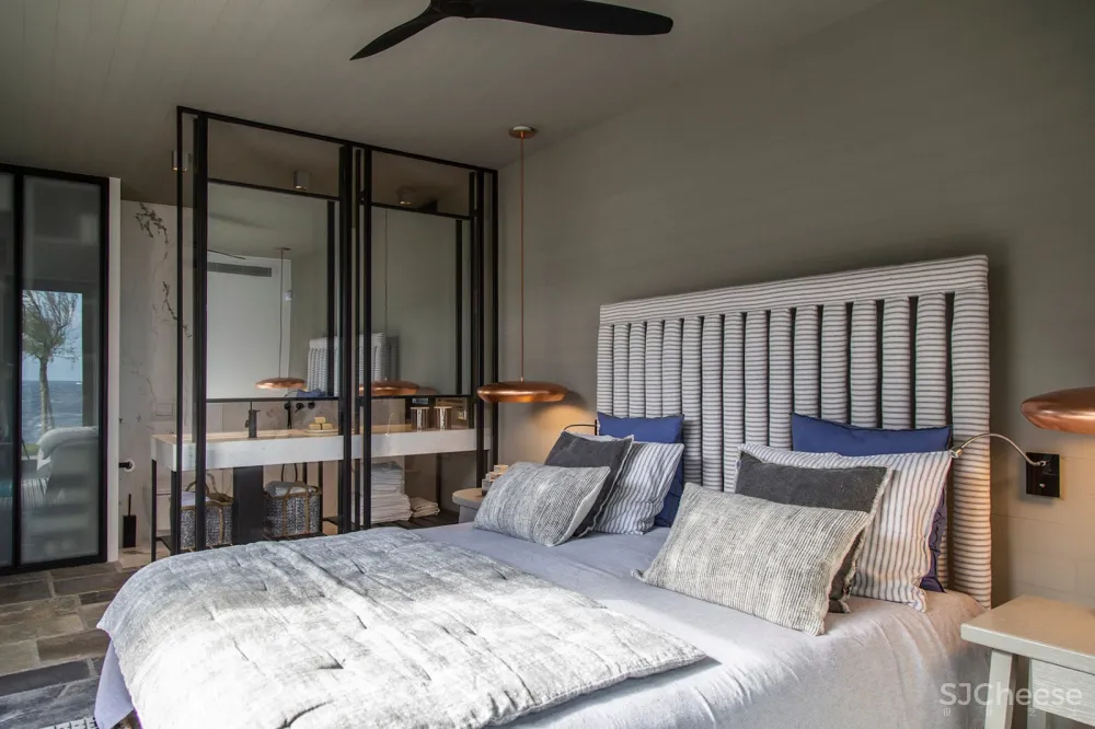 Room Service | 希腊 Attica海湾住宅