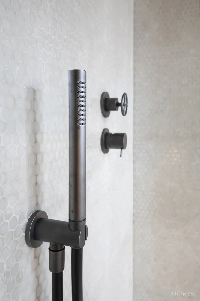 首发 | Bricolo Falsarella:意大利顶层高级感公寓