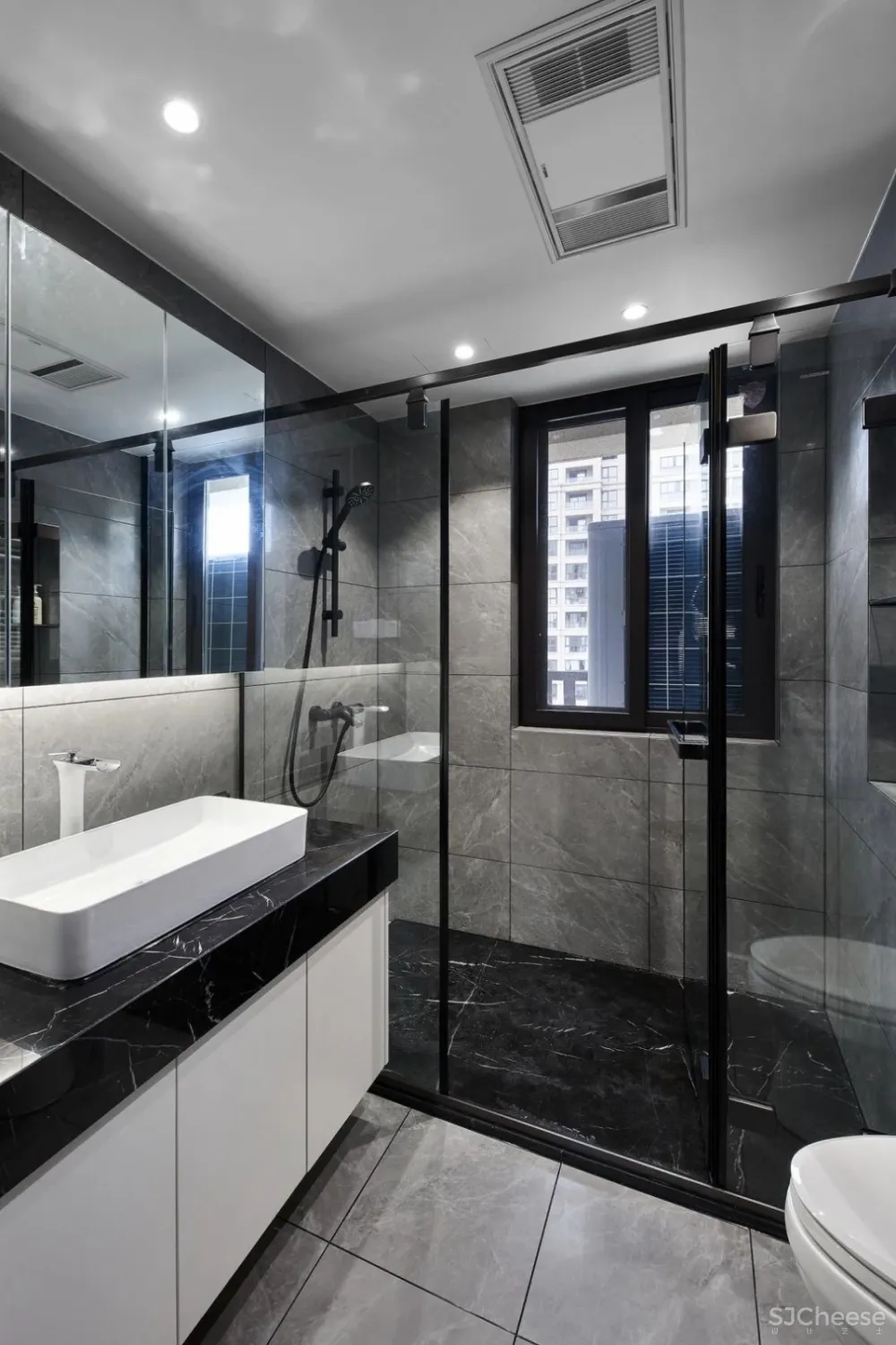 力设计 新作丨手办一面墙 江边一套房