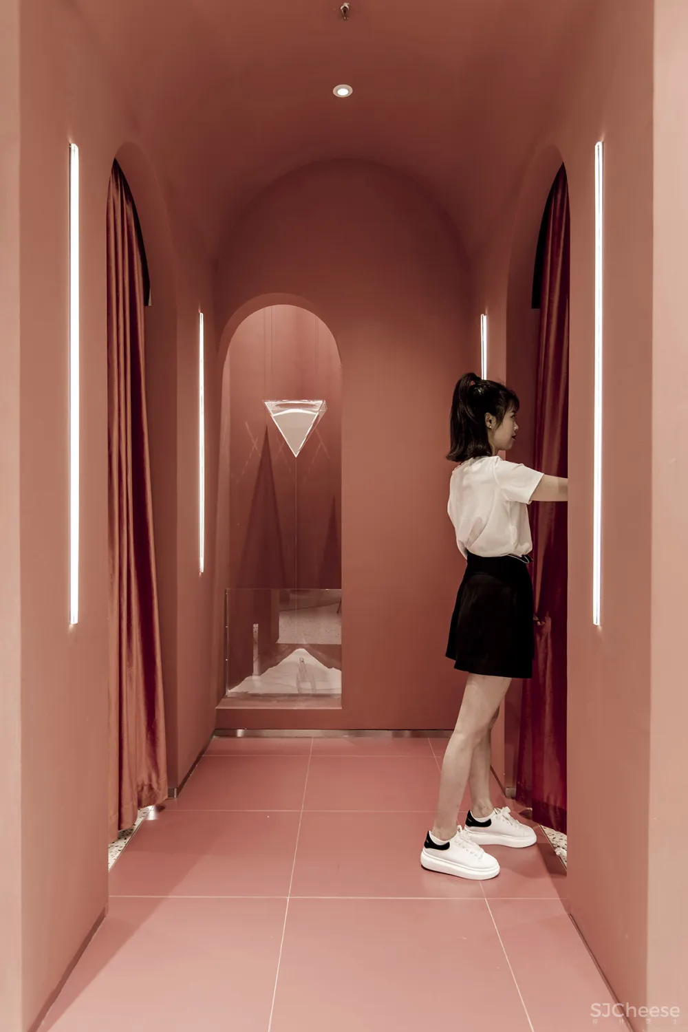 柏纳德 | 深圳趣味打卡体验馆DOTACOKO女装店