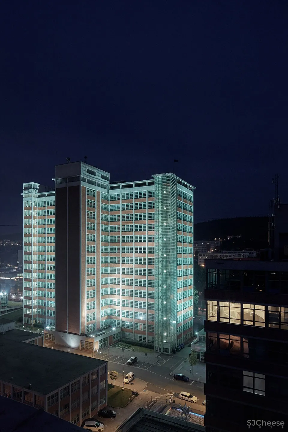 新作 | petrjanda/brainwork:捷克 兹林32号阁楼式公寓