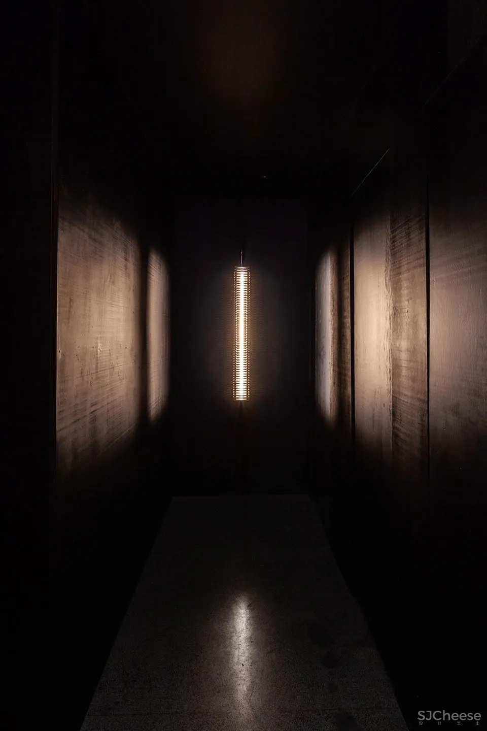 蒙特利尔 RYÙ餐厅:如同漂浮在空中的木栅格堆积效果