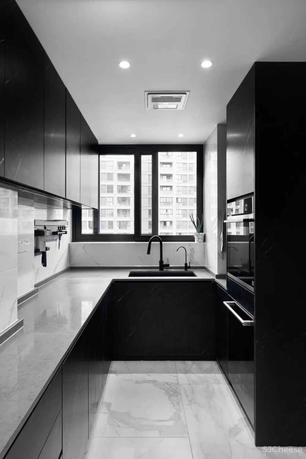 力设计 新作丨手办一面墙 江边一套房