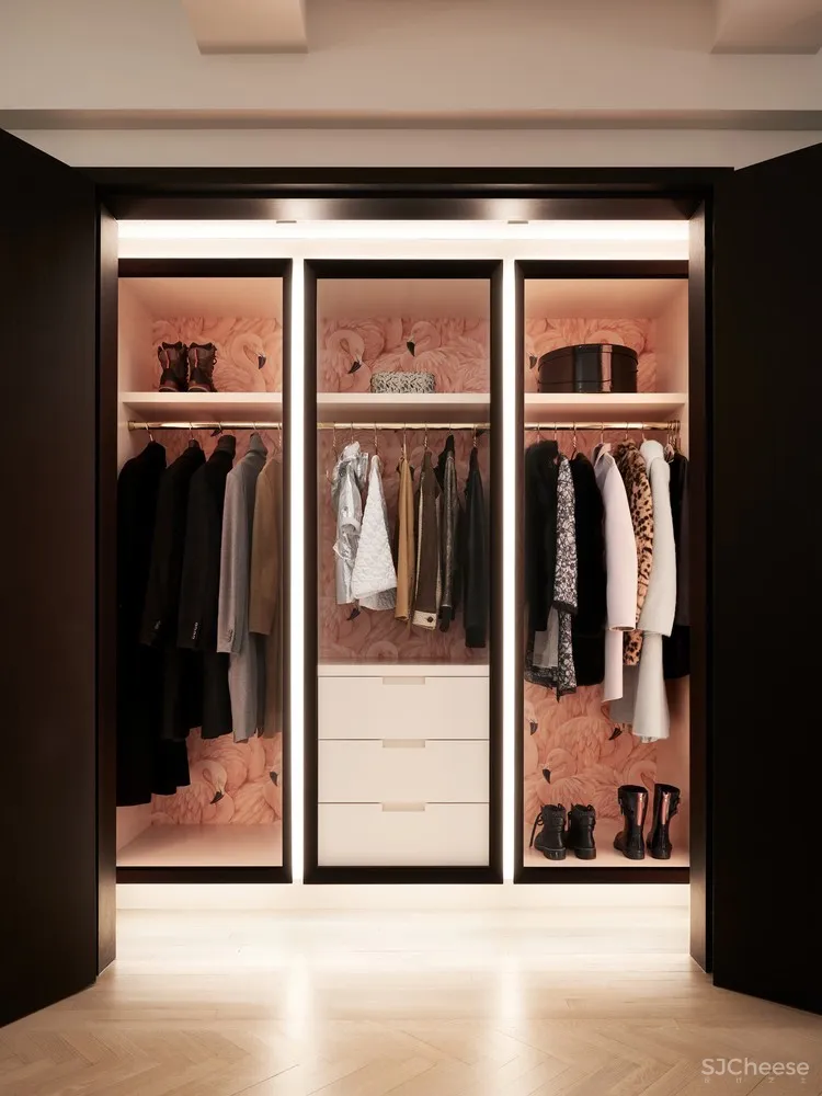 旧房翻新瞬间变成豪华公寓丨看这个设计师是如何改造的