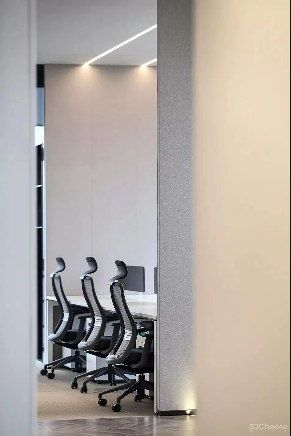 岳蒙新作:简而干练,跳脱于前!