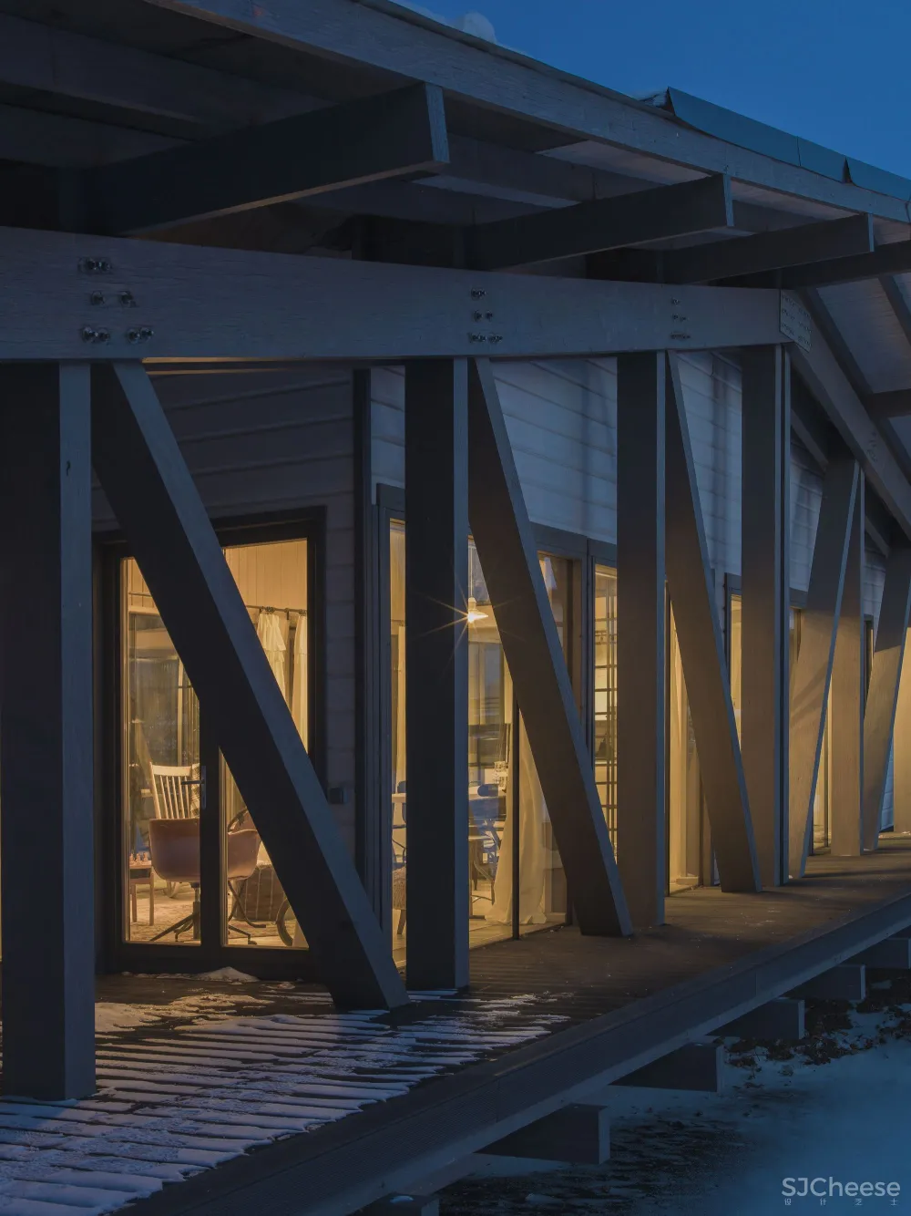 BIO-architects | 俄罗斯一座建在桥上的住宅