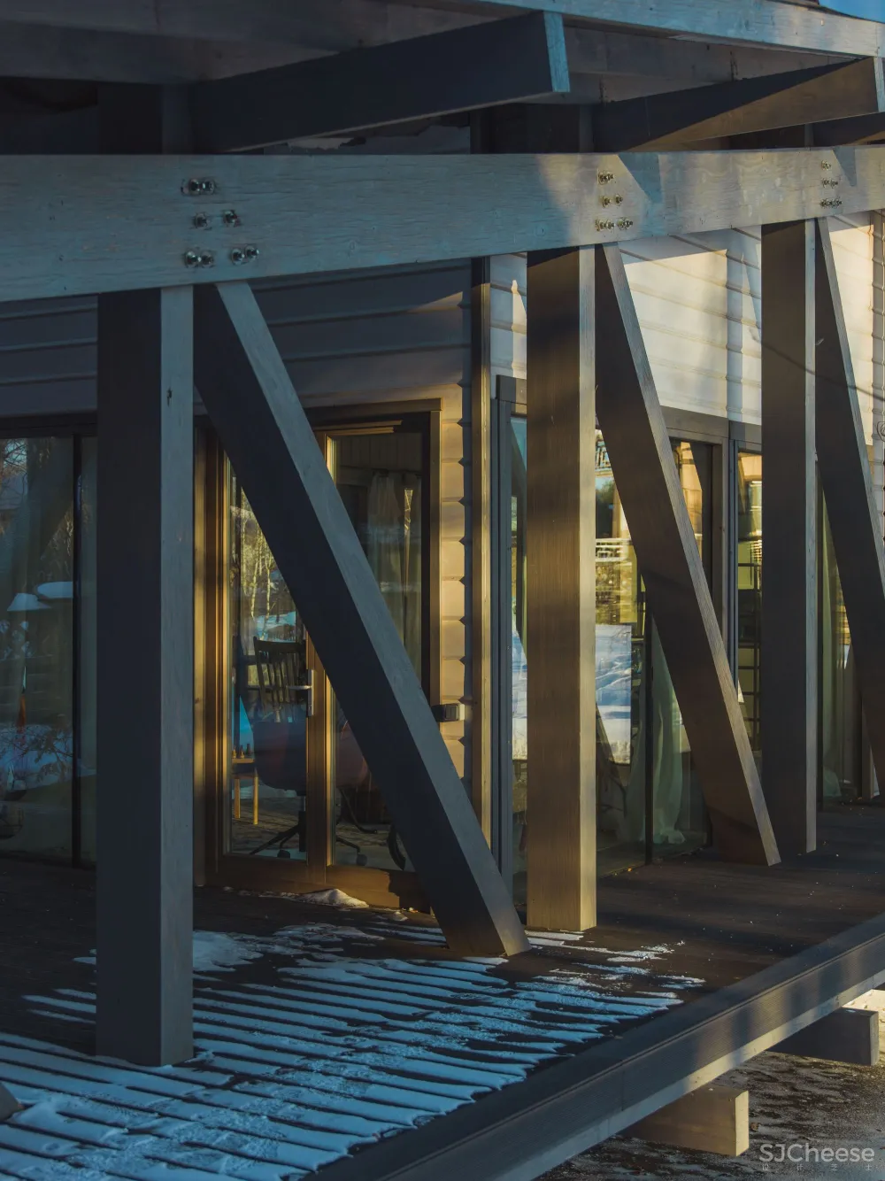 BIO-architects | 俄罗斯一座建在桥上的住宅