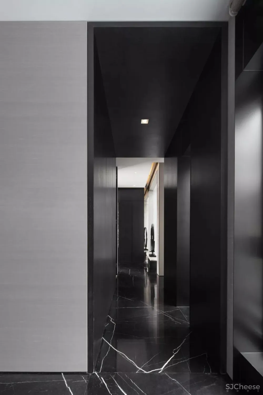 LSD | 寻找向心而生的唯一解