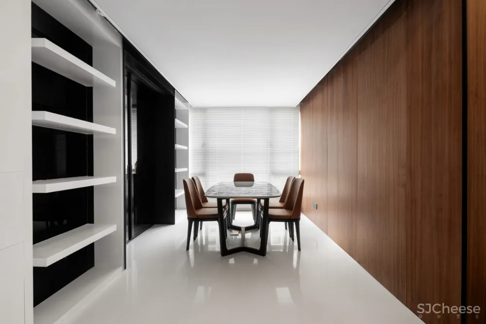 Silent depth |《璞.真》居然之间，极简黑白