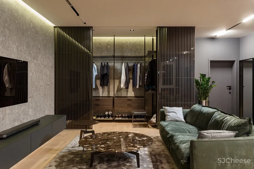 Timeless Apartment in Odessa City / Svoya Studio