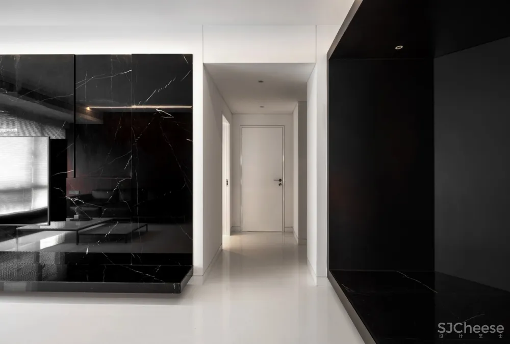 Silent depth |《璞.真》居然之间，极简黑白