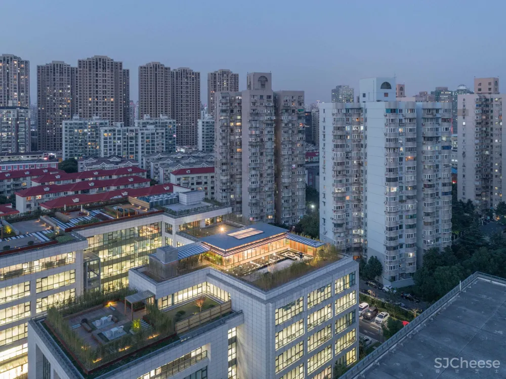 新作 | 致正建筑工作室:上海 屋上三间