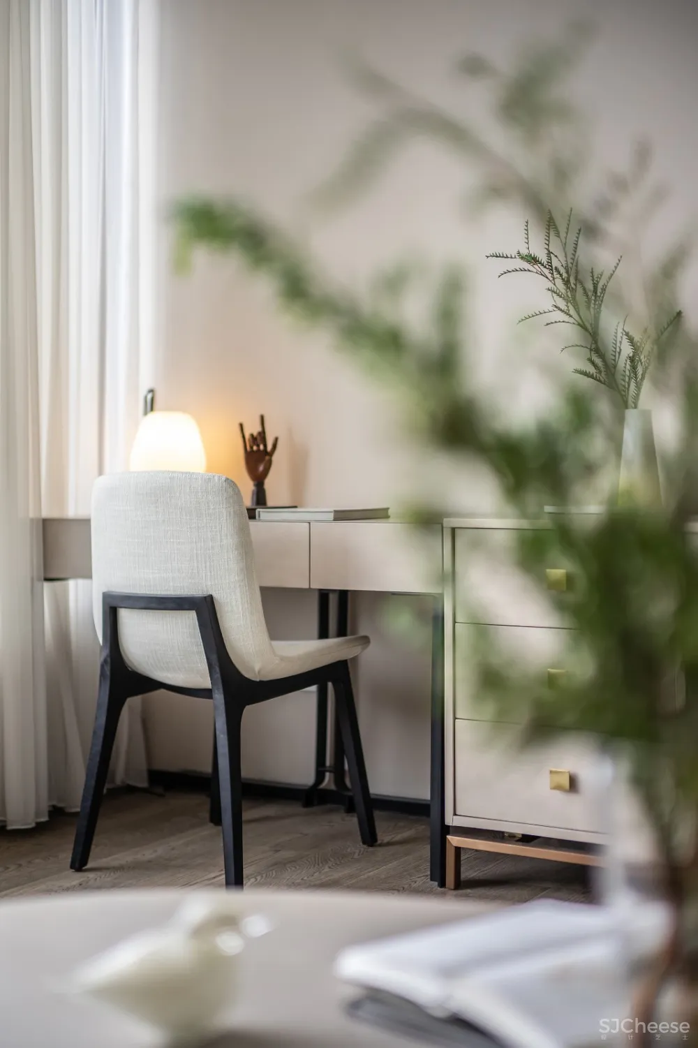 鸿艺源设计丨深圳壹方中心私宅:静雅新中式,风韵自清逸