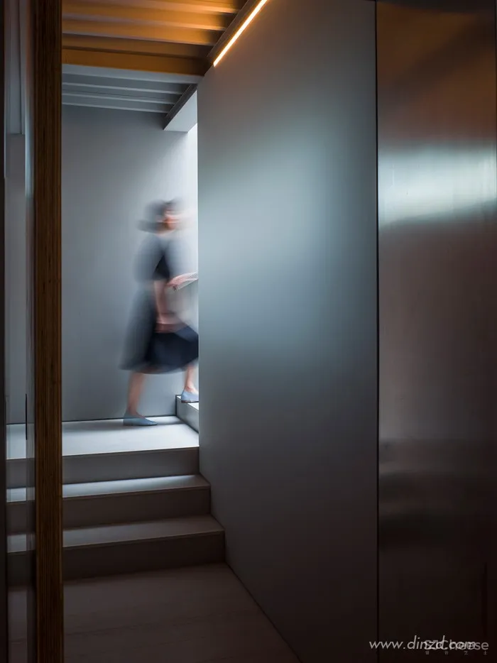 左通右达 | 在腾挪转移中,缓缓降临