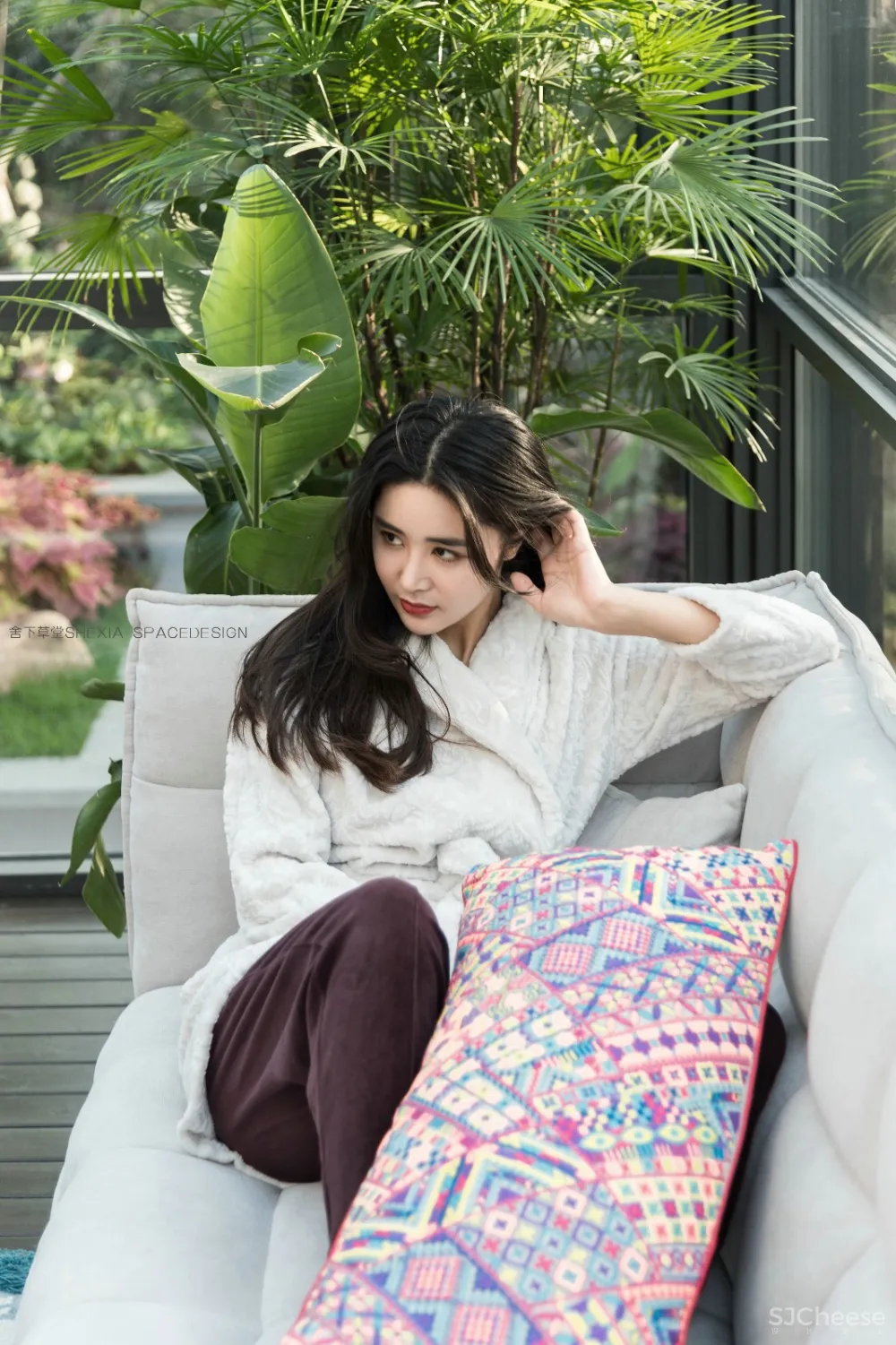 【宁洁设计作品 | 一半冷艳 · 一半迷红 】