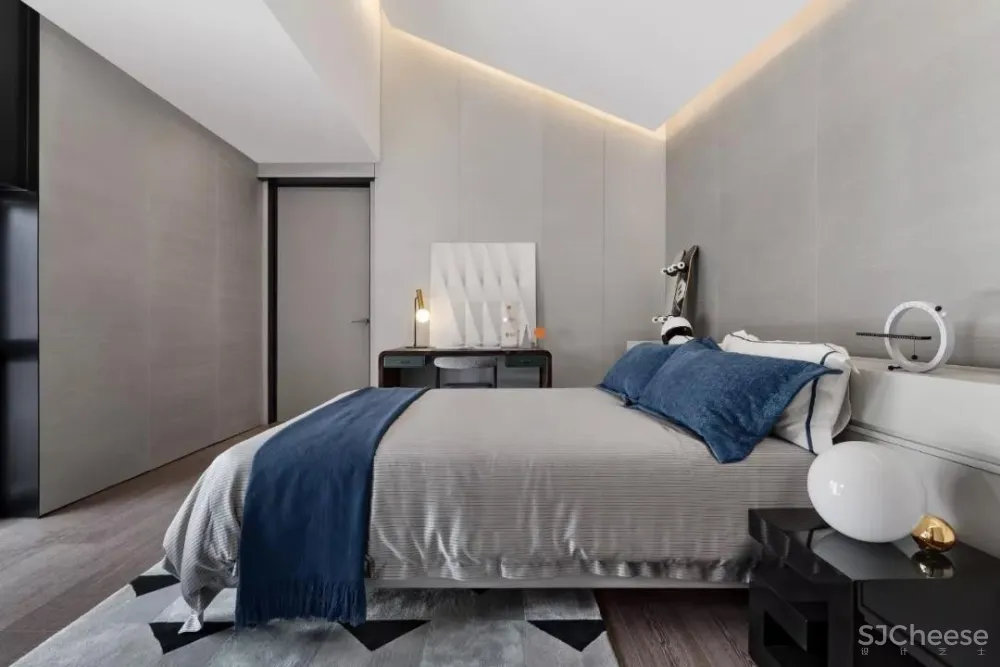 LSD | 寻找向心而生的唯一解