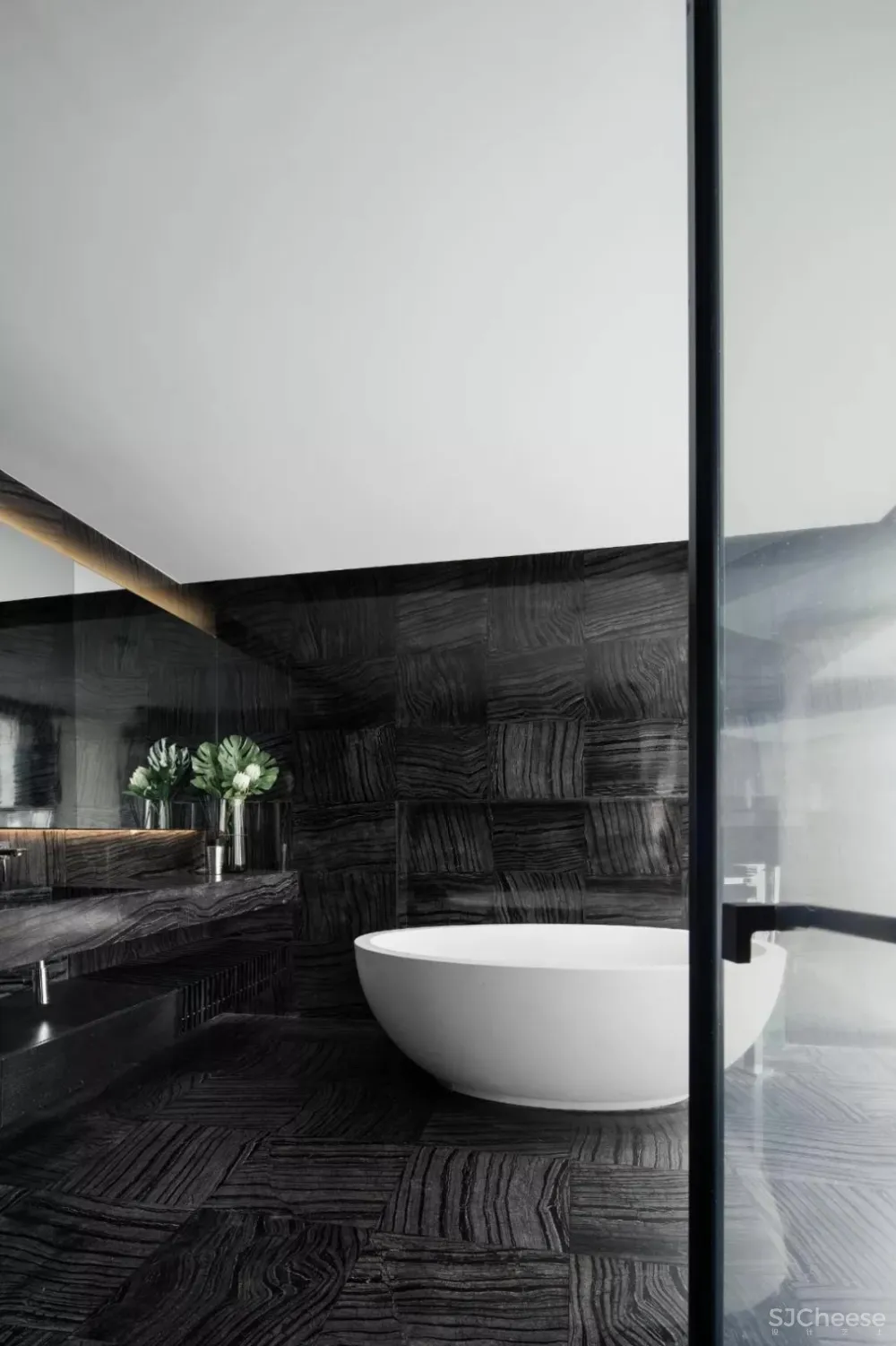 LSD | 寻找向心而生的唯一解