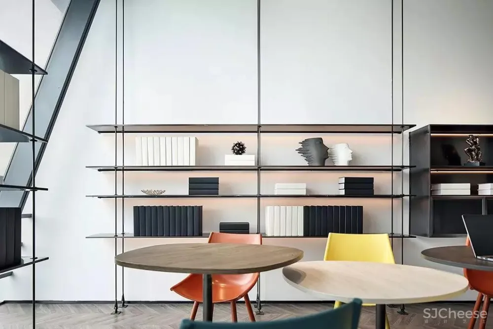 岳蒙新作:简而干练,跳脱于前!