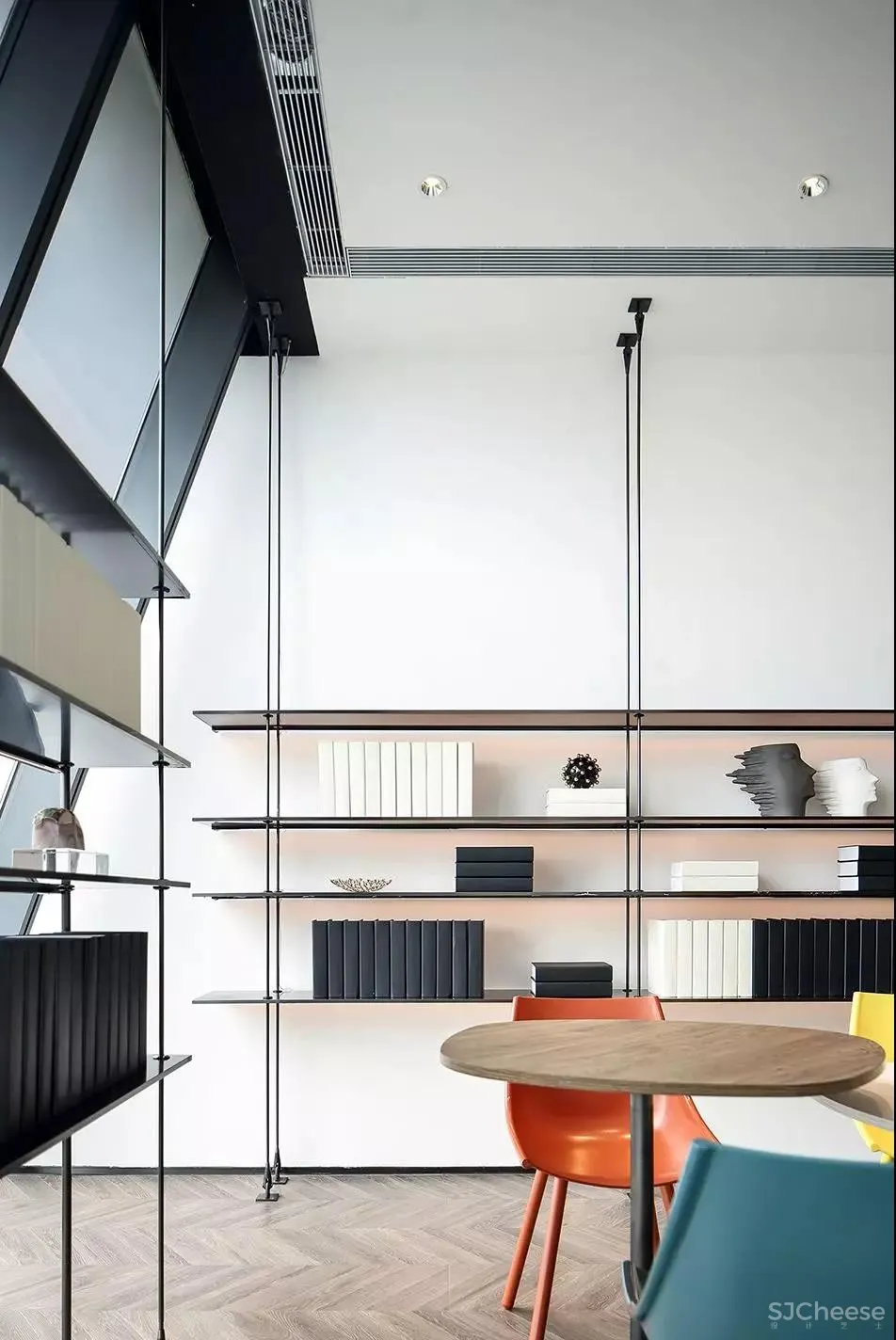 岳蒙新作:简而干练,跳脱于前!