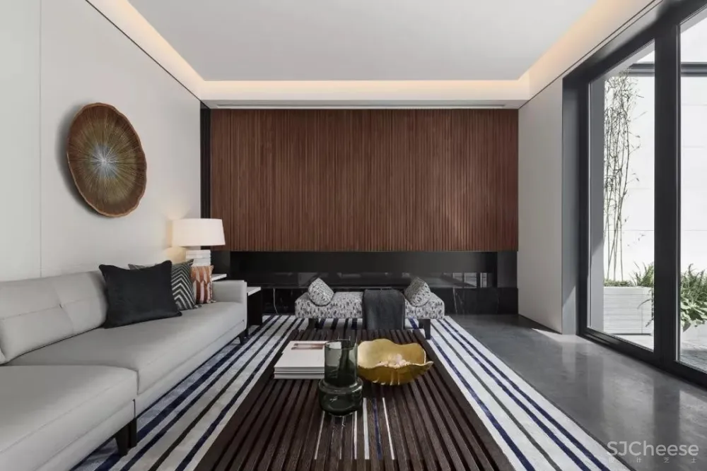 LSD | 寻找向心而生的唯一解