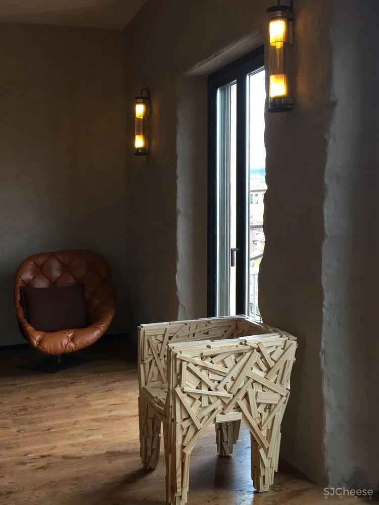 首发 | Bricolo Falsarella:意大利顶层高级感公寓