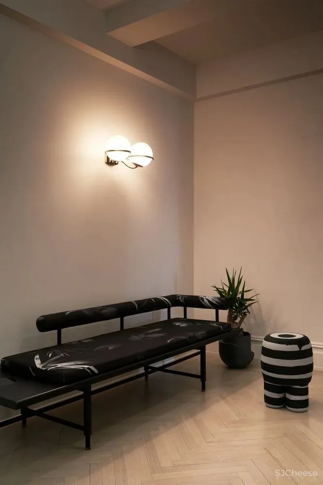 旧房翻新瞬间变成豪华公寓丨看这个设计师是如何改造的