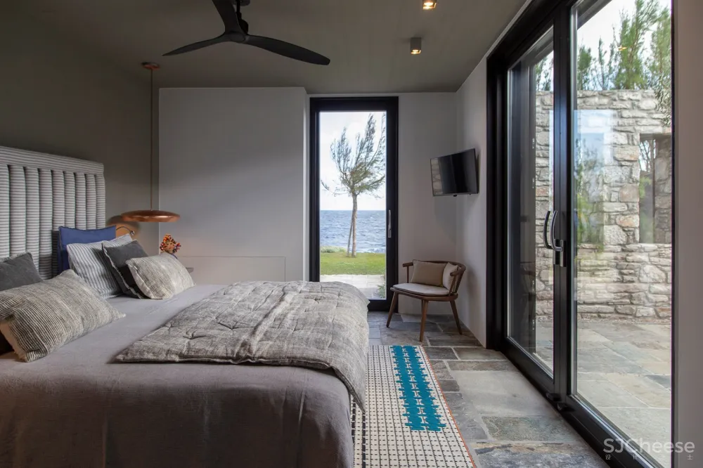 Room Service | 希腊 Attica海湾住宅