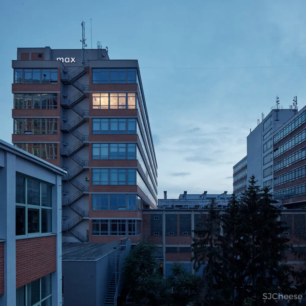 新作 | petrjanda/brainwork:捷克 兹林32号阁楼式公寓