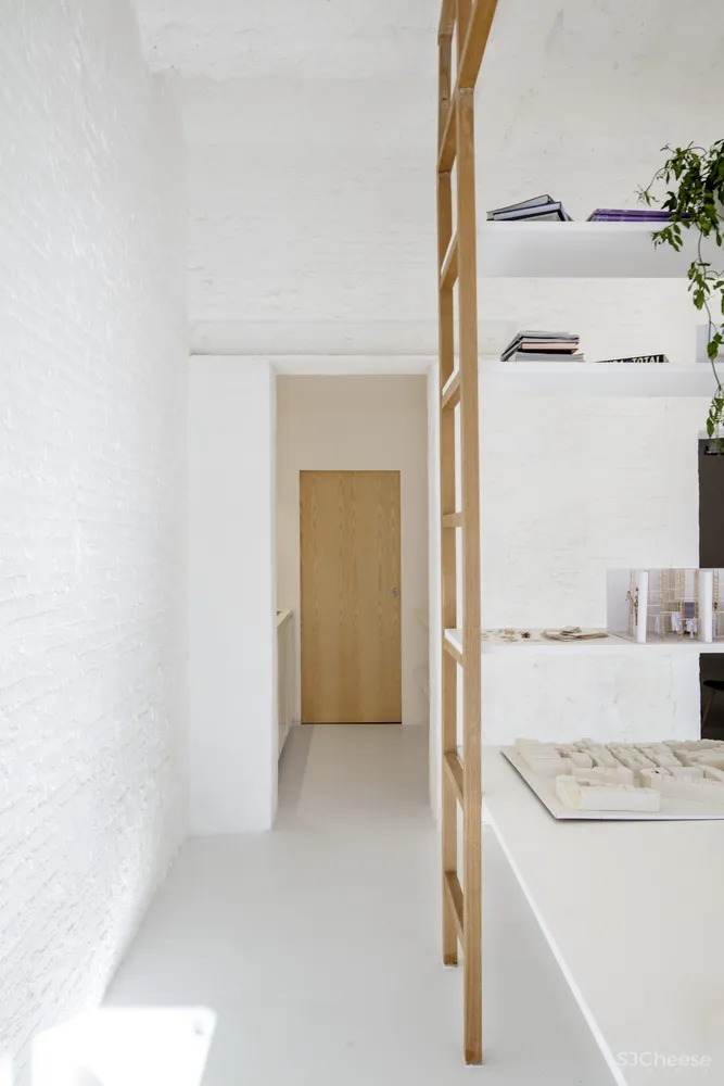 Roman Izquierdo | 巴塞罗那多学科设计工作室