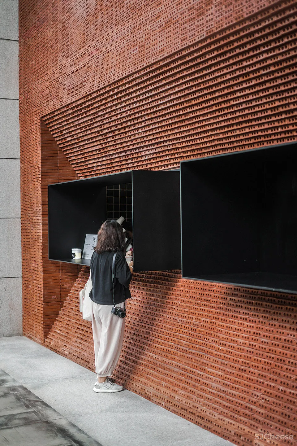 GEOM design | 广州珠江新城jpg coffee