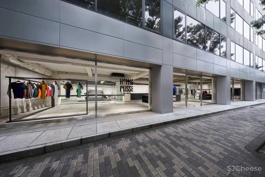 HOMME PLISSE ISSEY MIYAKE东京旗舰店