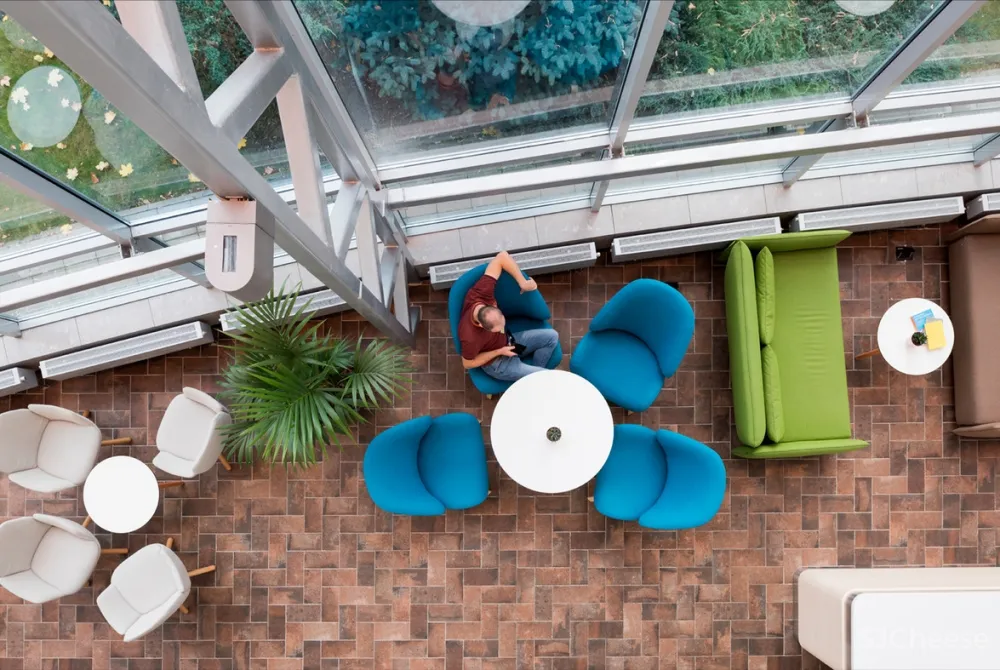 OFFCON | 莫斯科肯德基新办公室