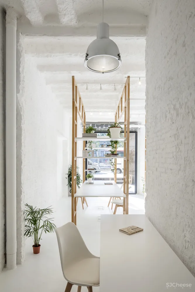 Roman Izquierdo | 巴塞罗那多学科设计工作室