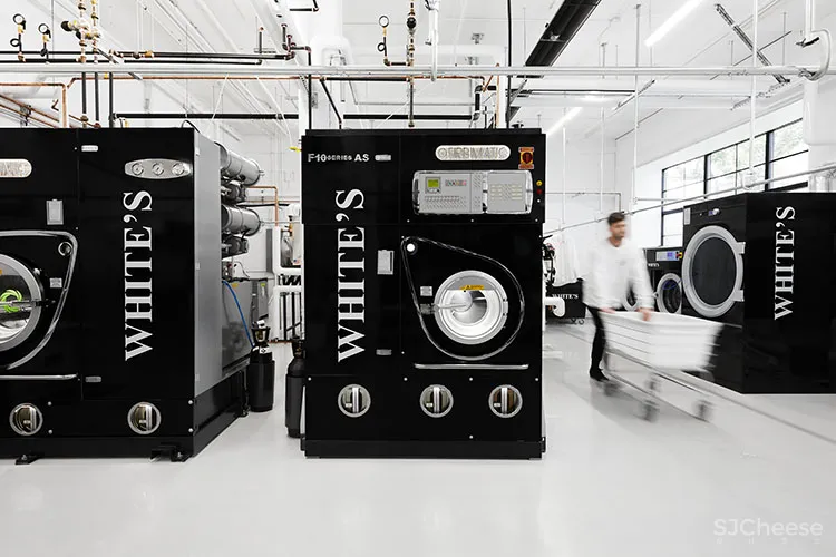 Ivy Studio | 蒙特利尔White的第一家干洗店