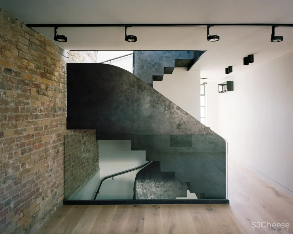 首发 | Tasou Associates将废弃的伦敦仓库改造成办公室