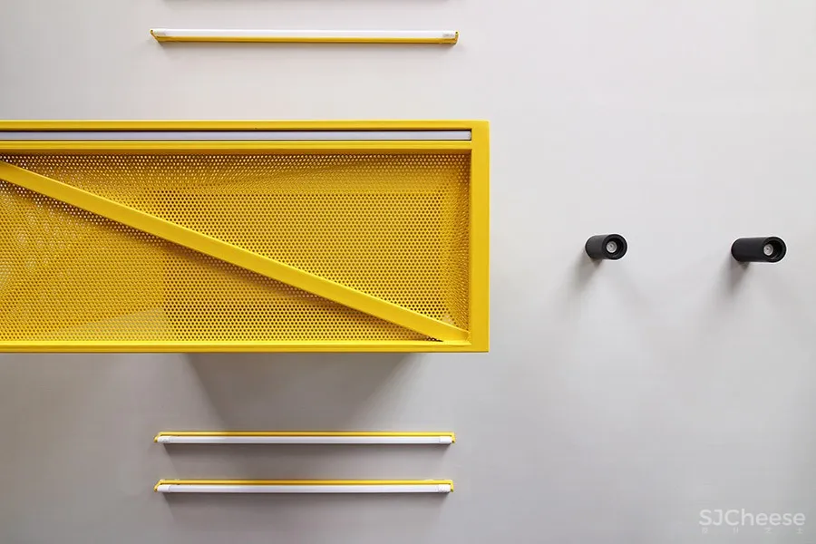 新作 | PuccioCollodoro Architetti:意大利 C.R. Service汽车配件商店