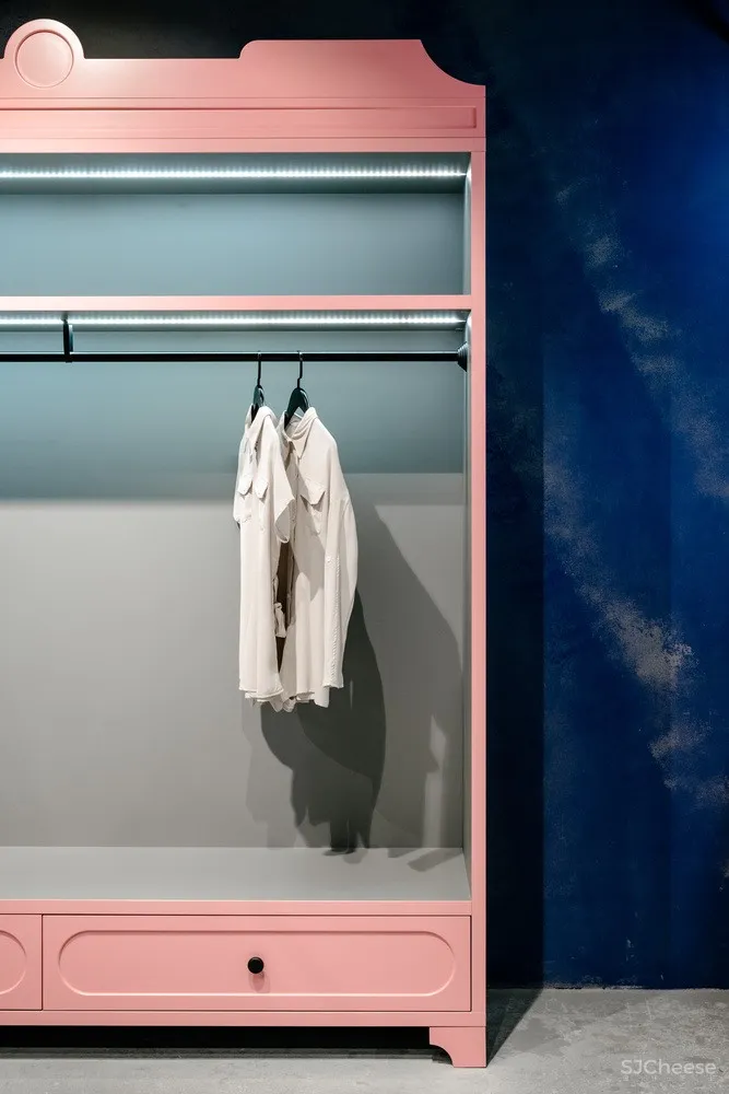 首发 | Angelina Malysheva:粉色工业女装精品店 Courage Store