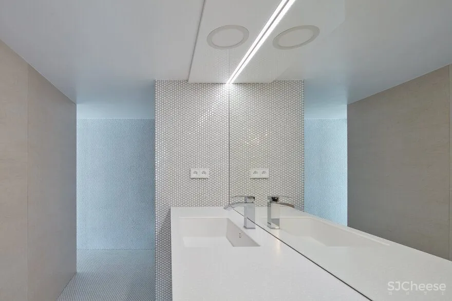 Loft 32,Zlin具有抽象的组成与工业方面 
<span style="position: relative; bottom: 2px; display: inline-block; vertical-align: middle; margin-left: 8px; width: 20px; height: 20px; background: #ffd914; text-align: center; font-size: 14px; border-radius: 3px;">首</span>