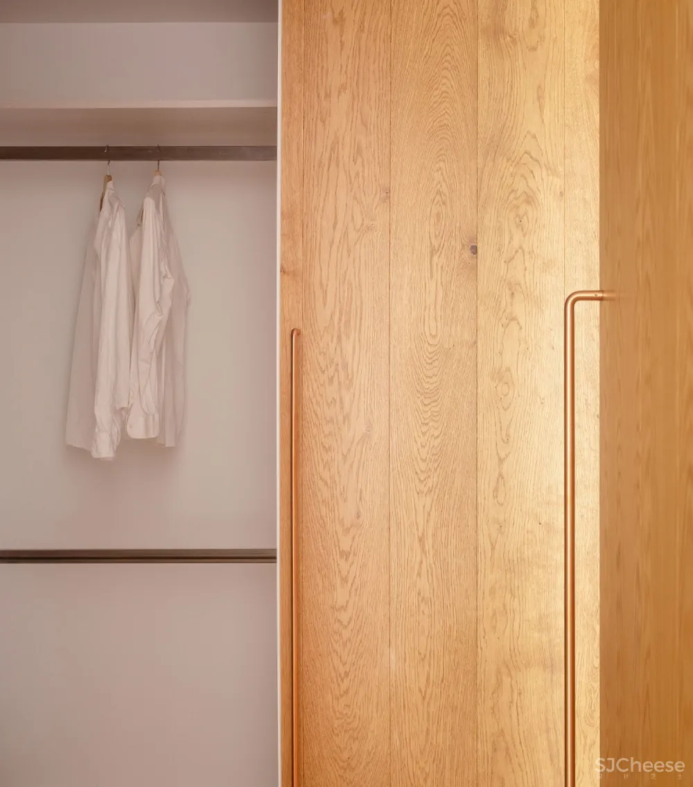 首发 | Raúl Sanchez建筑师剥离巴塞罗那公寓,展示建筑细节