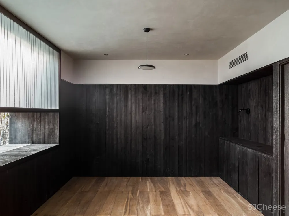 住宅 | Atelier DL设计,星夜与向日葵厅 
<span style="position: relative; bottom: 2px; display: inline-block; vertical-align: middle; margin-left: 8px; width: 20px; height: 20px; background: #ffd914; text-align: center; font-size: 14px; border-radius: 3px;">首</span>