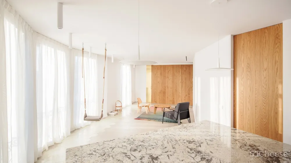 首发 | Raúl Sanchez建筑师剥离巴塞罗那公寓,展示建筑细节