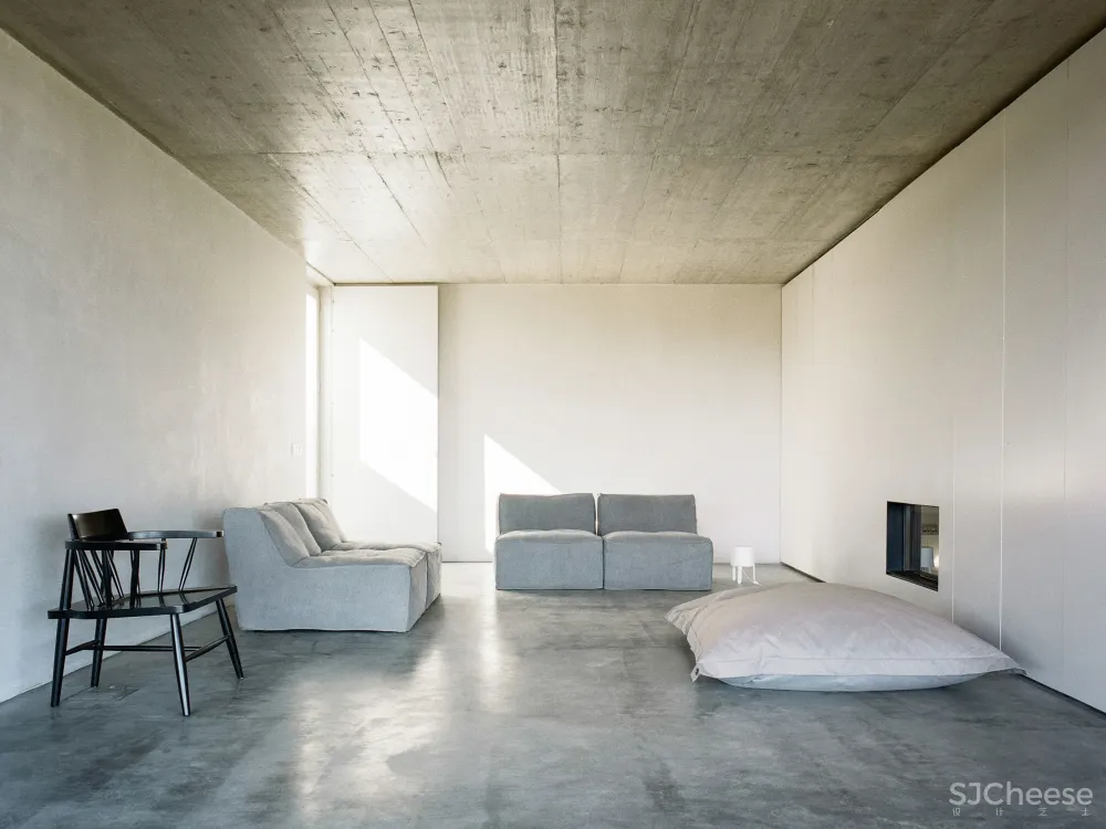 首发 | Aires Mateus设计,蒙撒拉斯极简主义住宅 
<span style="position: relative; bottom: 2px; display: inline-block; vertical-align: middle; margin-left: 8px; width: 20px; height: 20px; background: #ffd914; text-align: center; font-size: 14px; border-radius: 3px;">首</span>