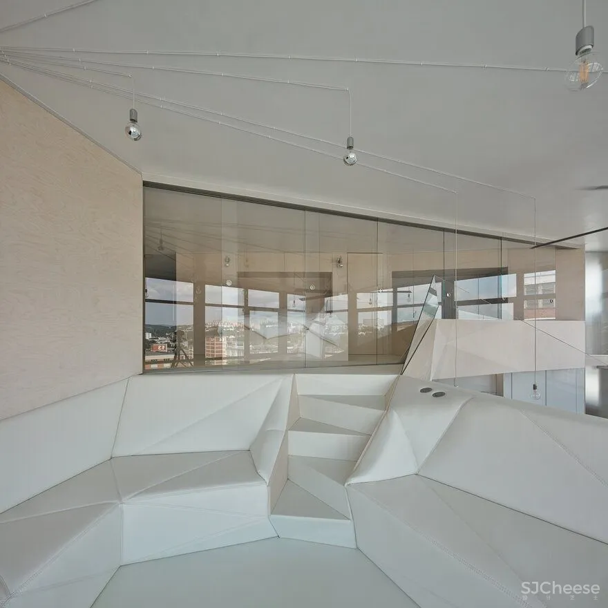 Loft 32,Zlin具有抽象的组成与工业方面 
<span style="position: relative; bottom: 2px; display: inline-block; vertical-align: middle; margin-left: 8px; width: 20px; height: 20px; background: #ffd914; text-align: center; font-size: 14px; border-radius: 3px;">首</span>