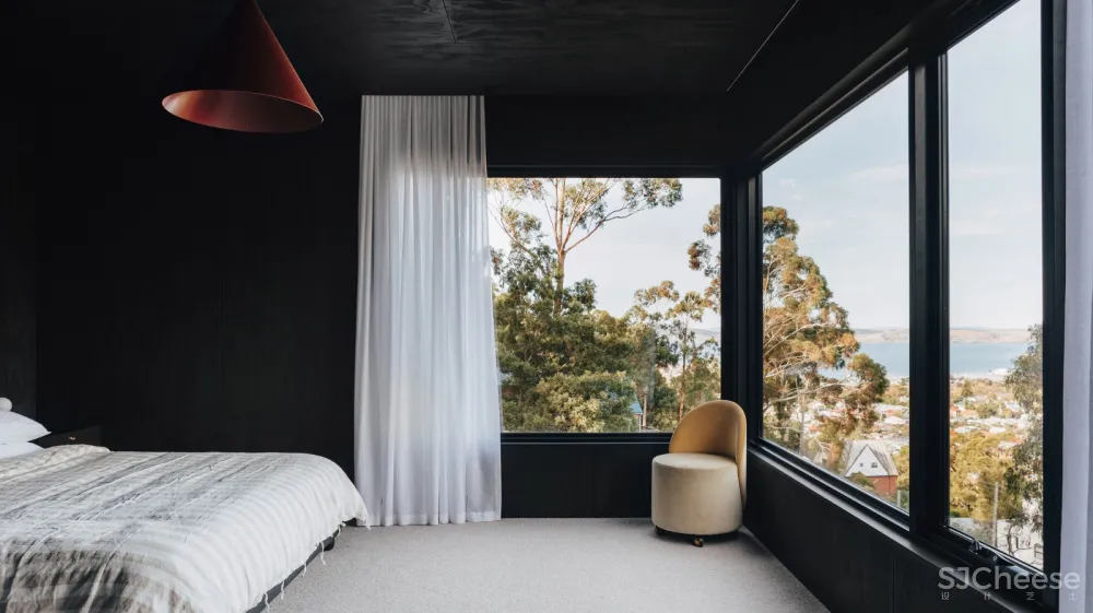 首发 | 建筑师Murray Barke与Lauren Bamford,一座摄影师的简约住宅 
<span style="position: relative; bottom: 2px; display: inline-block; vertical-align: middle; margin-left: 8px; width: 20px; height: 20px; background: #ffd914; text-align: center; font-size: 14px; border-radius: 3px;">首</span>