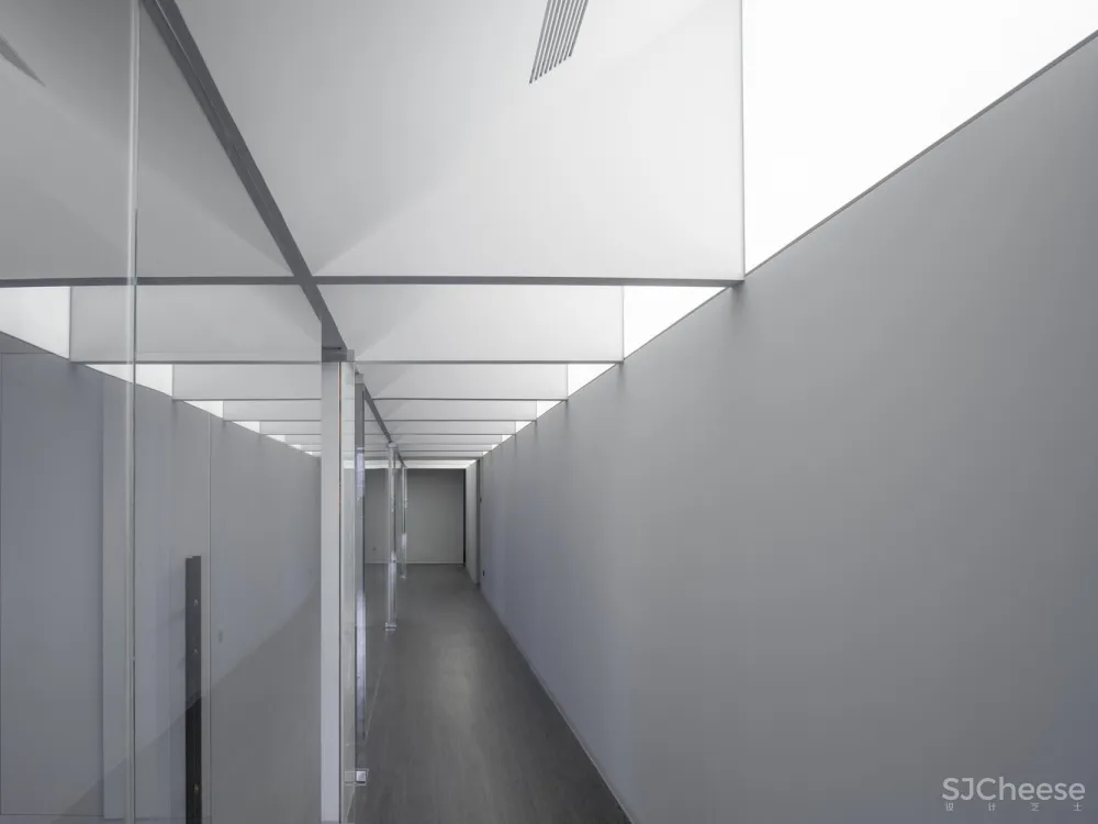 住宅 | Atelier DL设计,星夜与向日葵厅 
<span style="position: relative; bottom: 2px; display: inline-block; vertical-align: middle; margin-left: 8px; width: 20px; height: 20px; background: #ffd914; text-align: center; font-size: 14px; border-radius: 3px;">首</span>