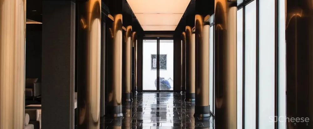 集美组丨南京夜泊秦淮南都会酒店丨临岸听桨，枕水而息