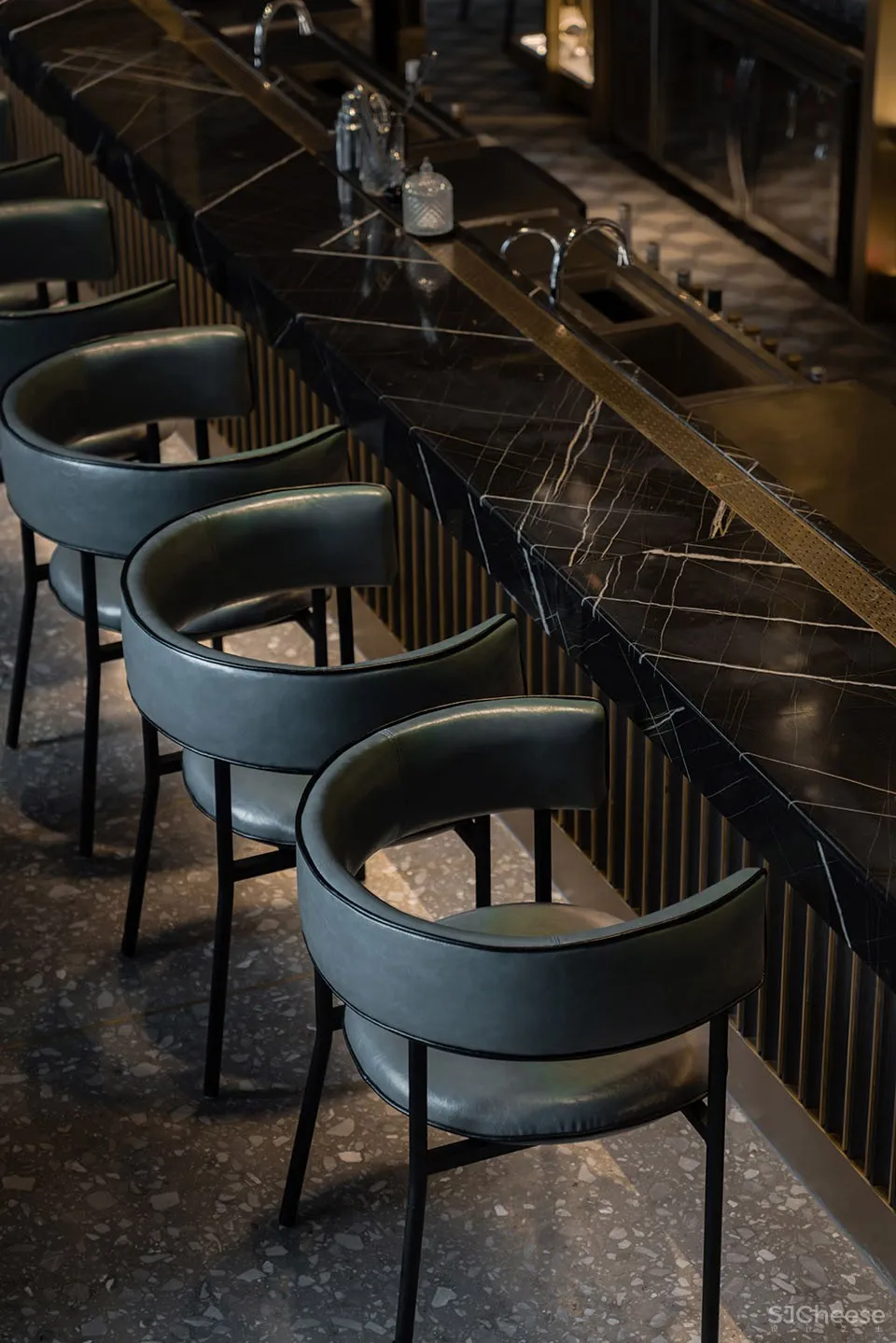 意大利酒馆LA GOCCIA太古里店，成都 / 成都万谦集环境艺术设计