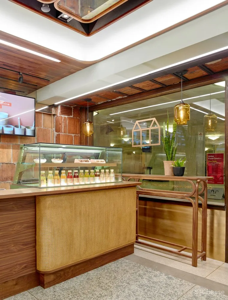 首发 | Kilogram Studio：古董车厢弧形商店