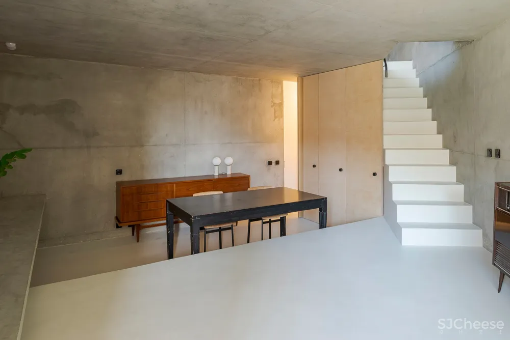 三角形住宅,里斯本 / STUDIO_LPP 
<span style="position: relative; bottom: 2px; display: inline-block; vertical-align: middle; margin-left: 8px; width: 20px; height: 20px; background: #ffd914; text-align: center; font-size: 14px; border-radius: 3px;">首</span>